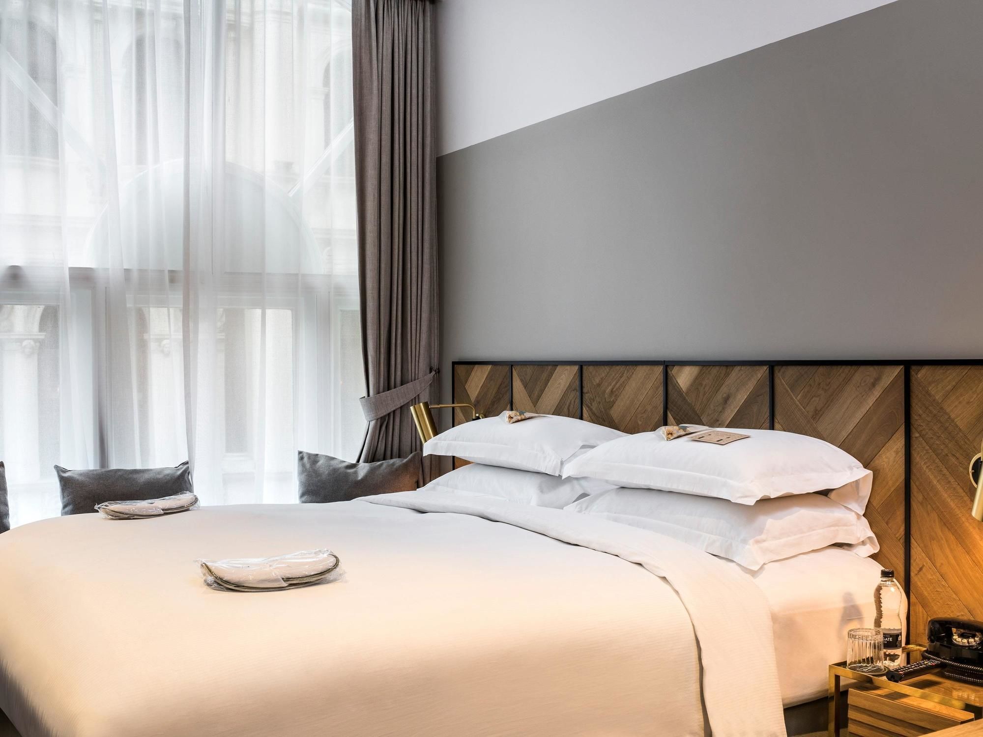Victory House Leicester Square 4* Londra